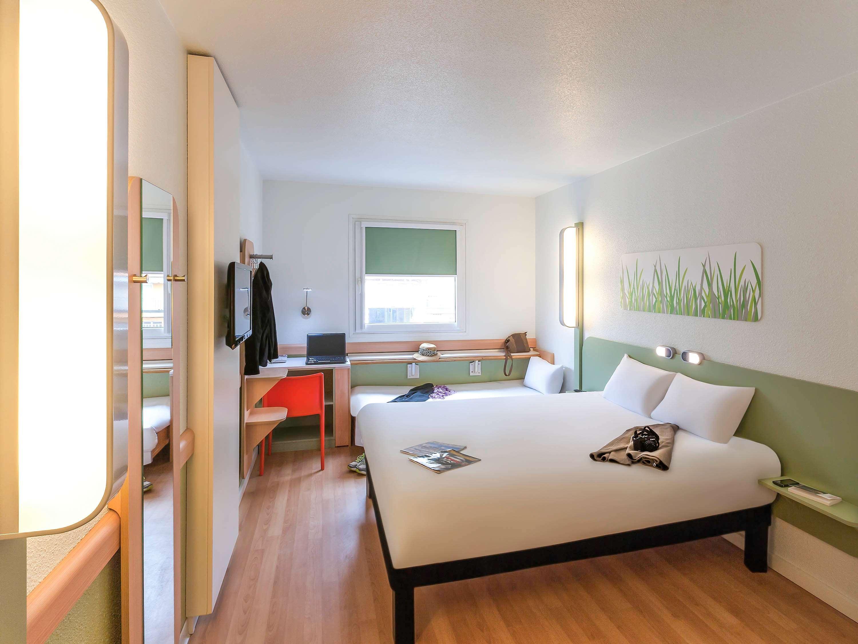 Ibis Budget Valencia Aeropuerto Hotel มานิเซส ภายนอก รูปภาพ