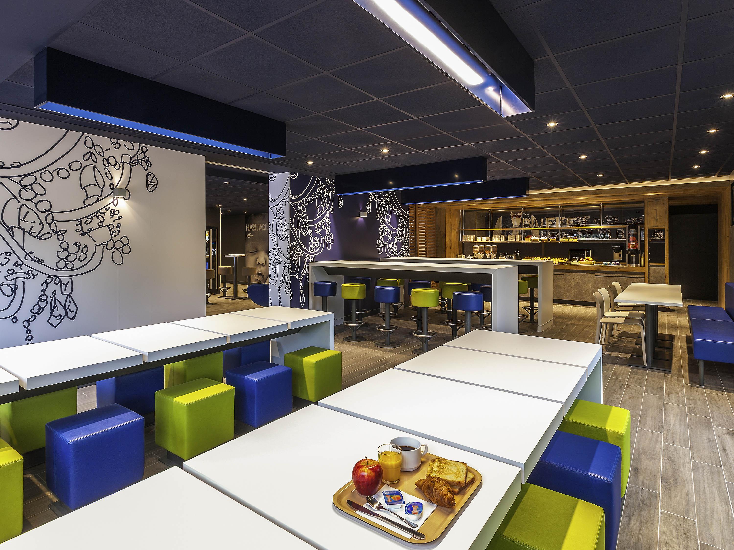 Ibis Budget Valencia Aeropuerto Hotel มานิเซส ภายนอก รูปภาพ