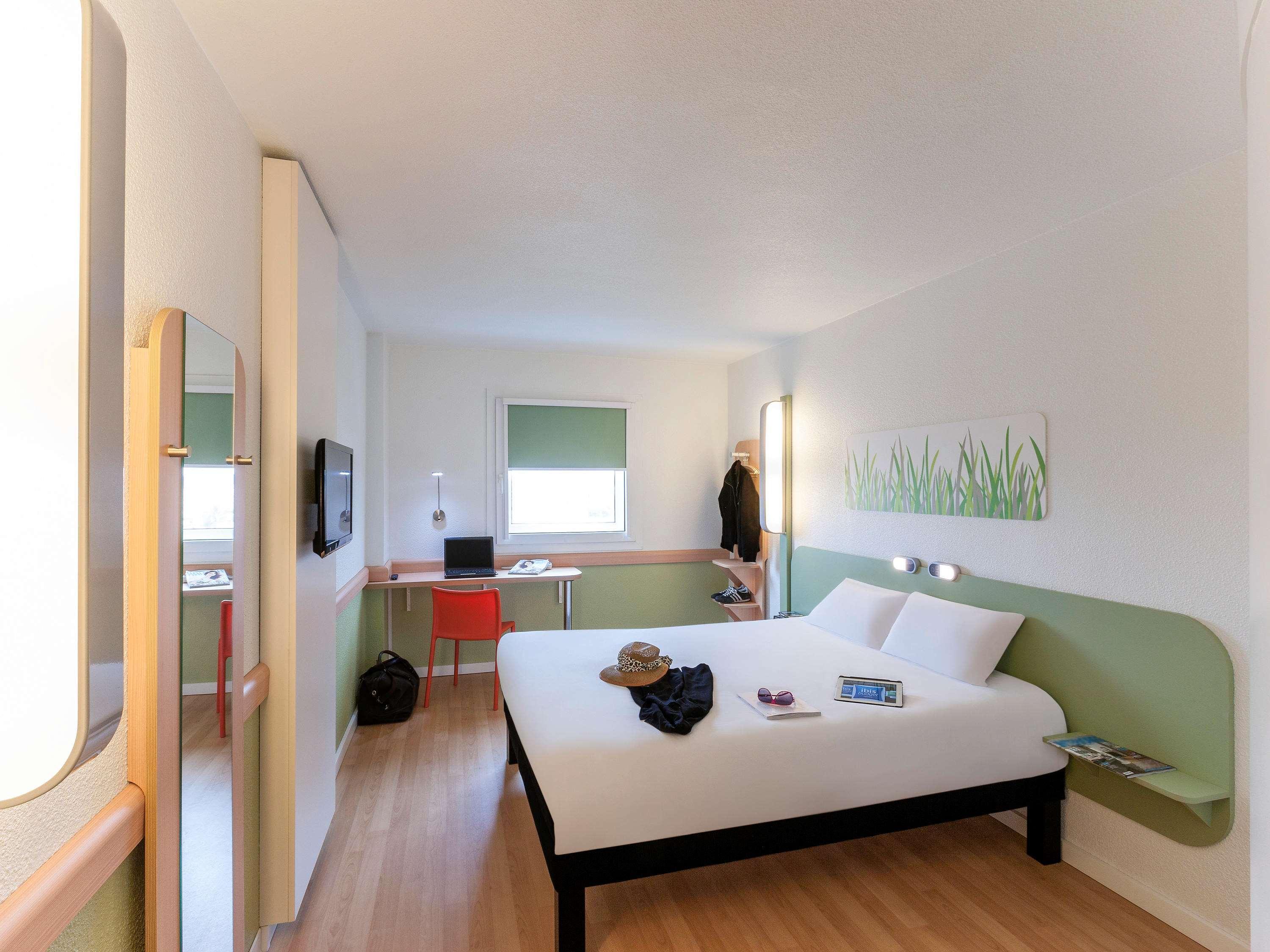 Ibis Budget Valencia Aeropuerto Hotel มานิเซส ภายนอก รูปภาพ