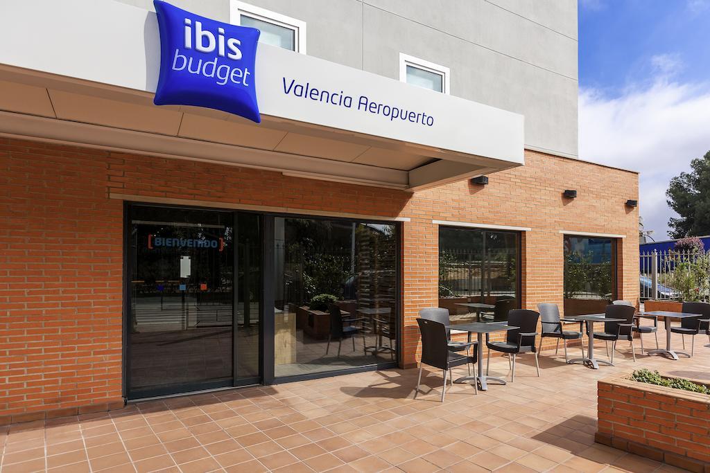 Ibis Budget Valencia Aeropuerto Hotel มานิเซส ภายนอก รูปภาพ